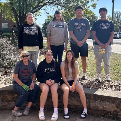 Horton High Students assist with yardwork